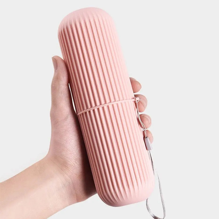 Vue latérale de l'étui en plastique pour brosse à dents