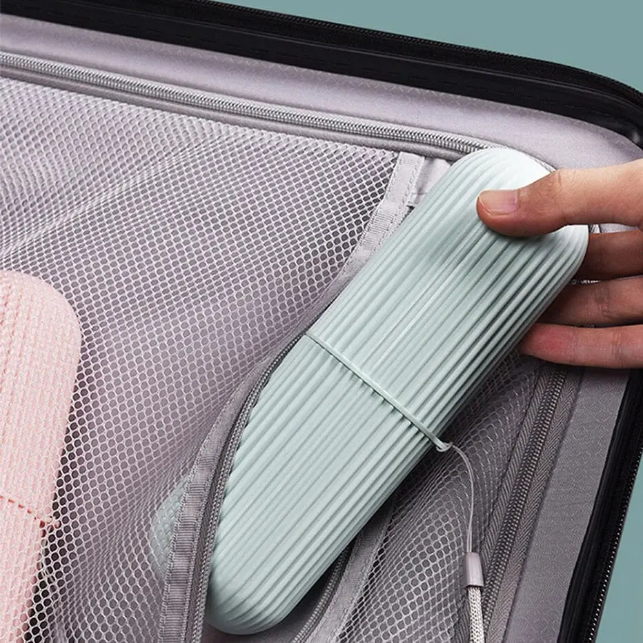 Étui de voyage pour brosse à dents en plastique, vue de face