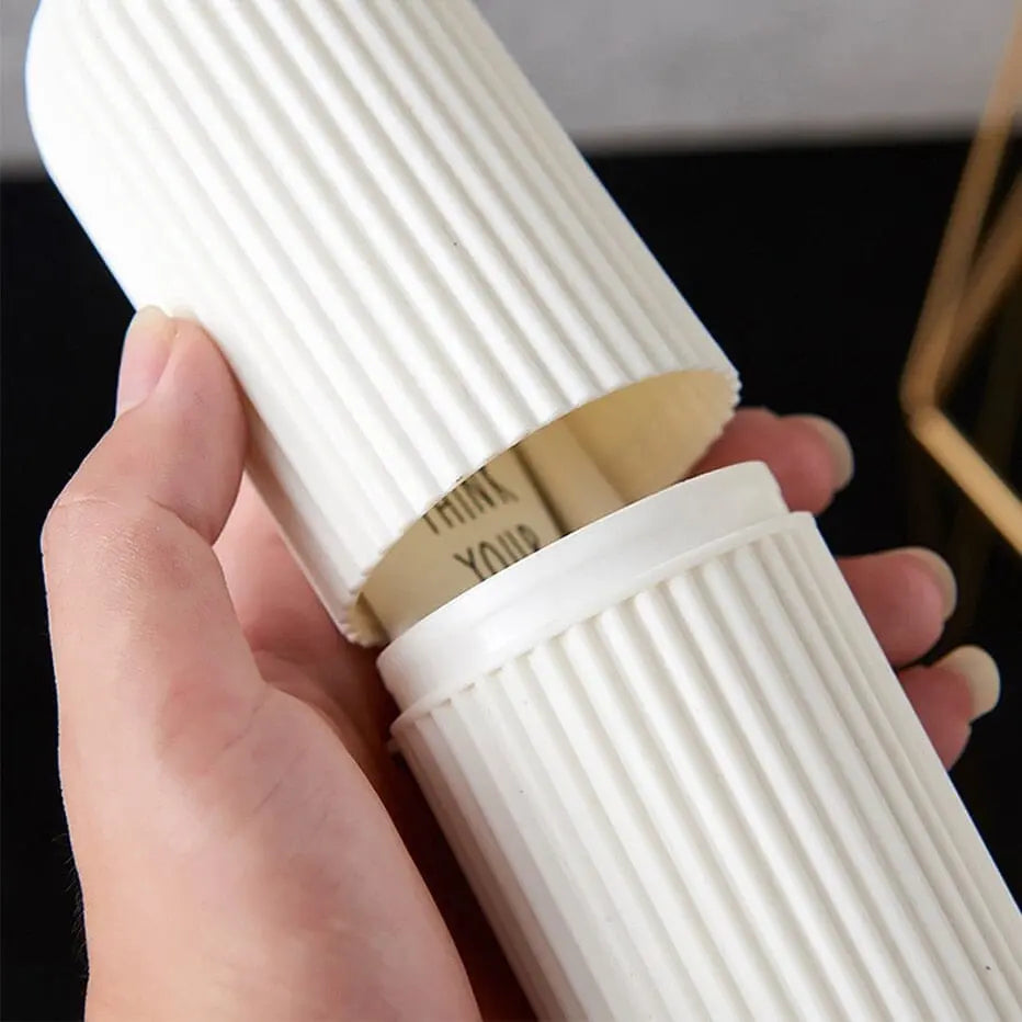 Étui compact pour brosse à dents avec fermeture sécurisée