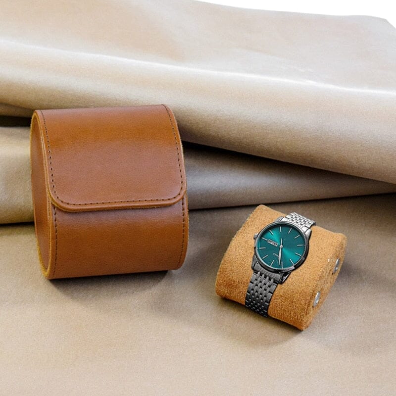 Étui marron pour montre, design arrondi et élégant