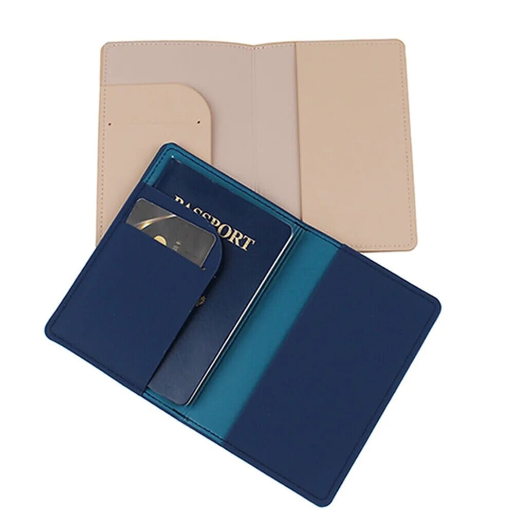 Vue rapprochée de l'étui passeport personnalisé pour couple