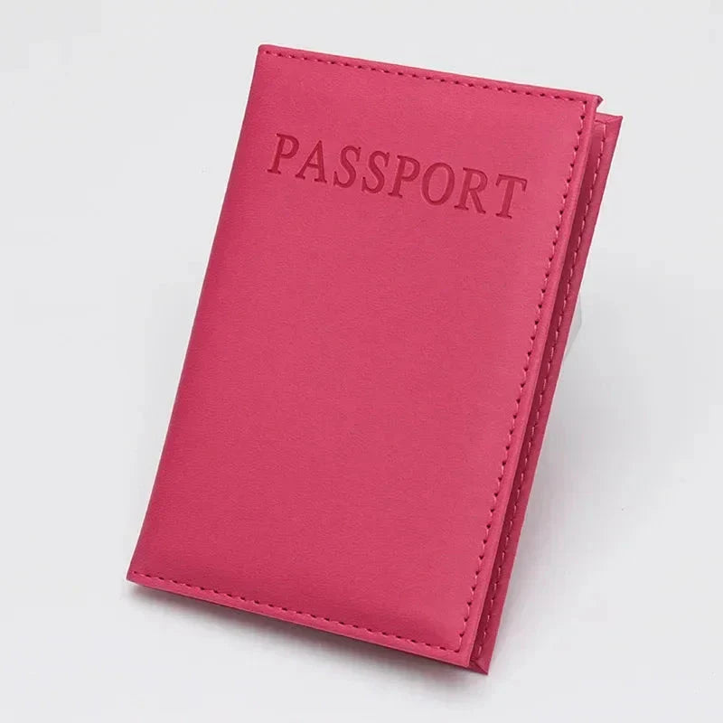 Étui passeport fuchsia, audacieux et moderne, en vue rapprochée