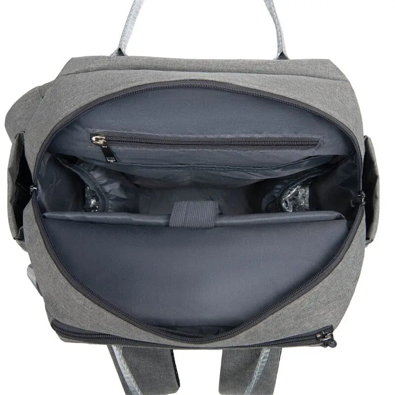 Vue latérale du sac à dos à langer avec poches extérieures