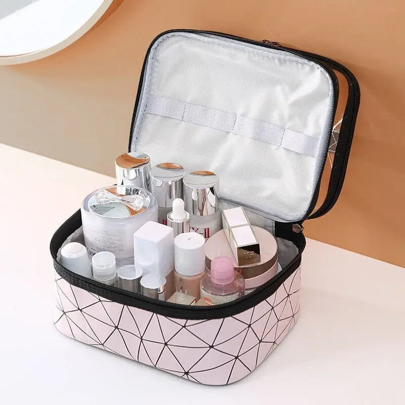Vue de dessus de la trousse avec fermeture éclair visible