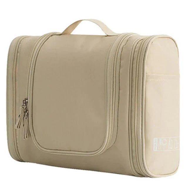 Trousse beige suspendue, spacieuse pour produits d'hygiène