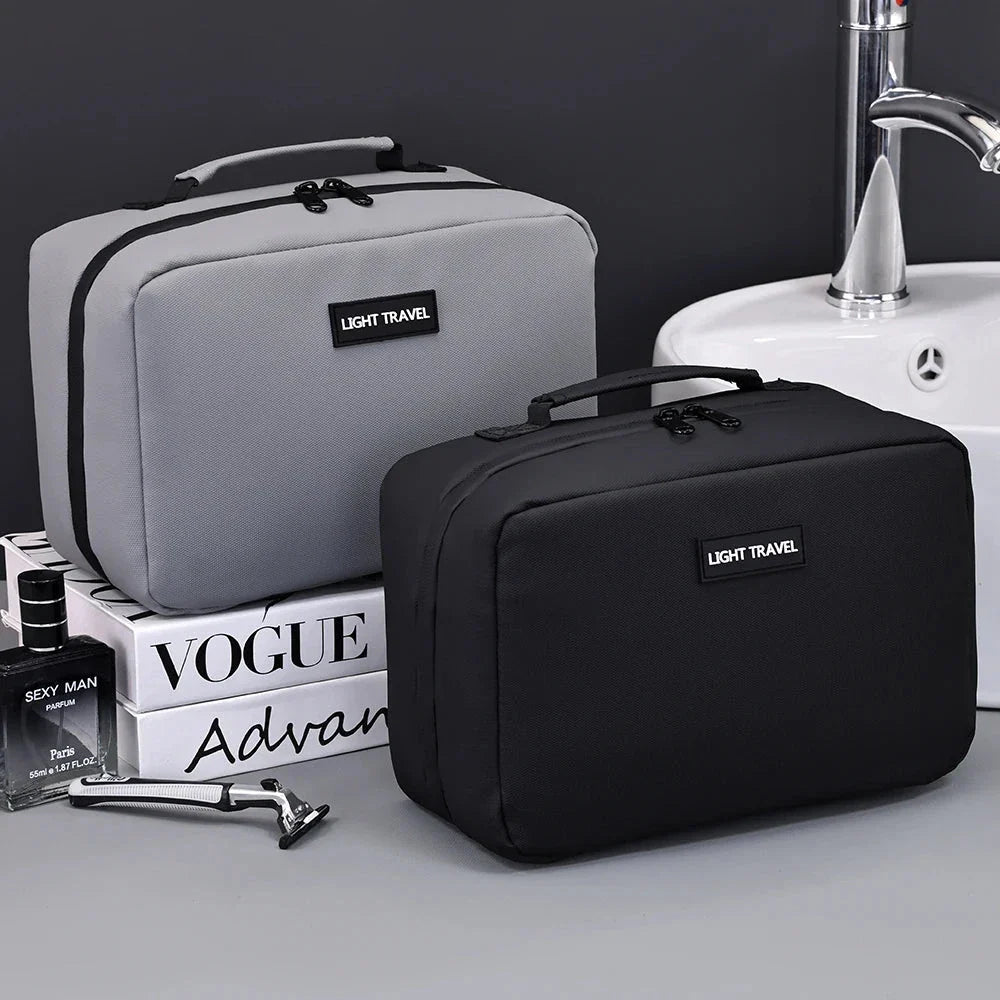 Vue latérale de la trousse montrant sa profondeur
