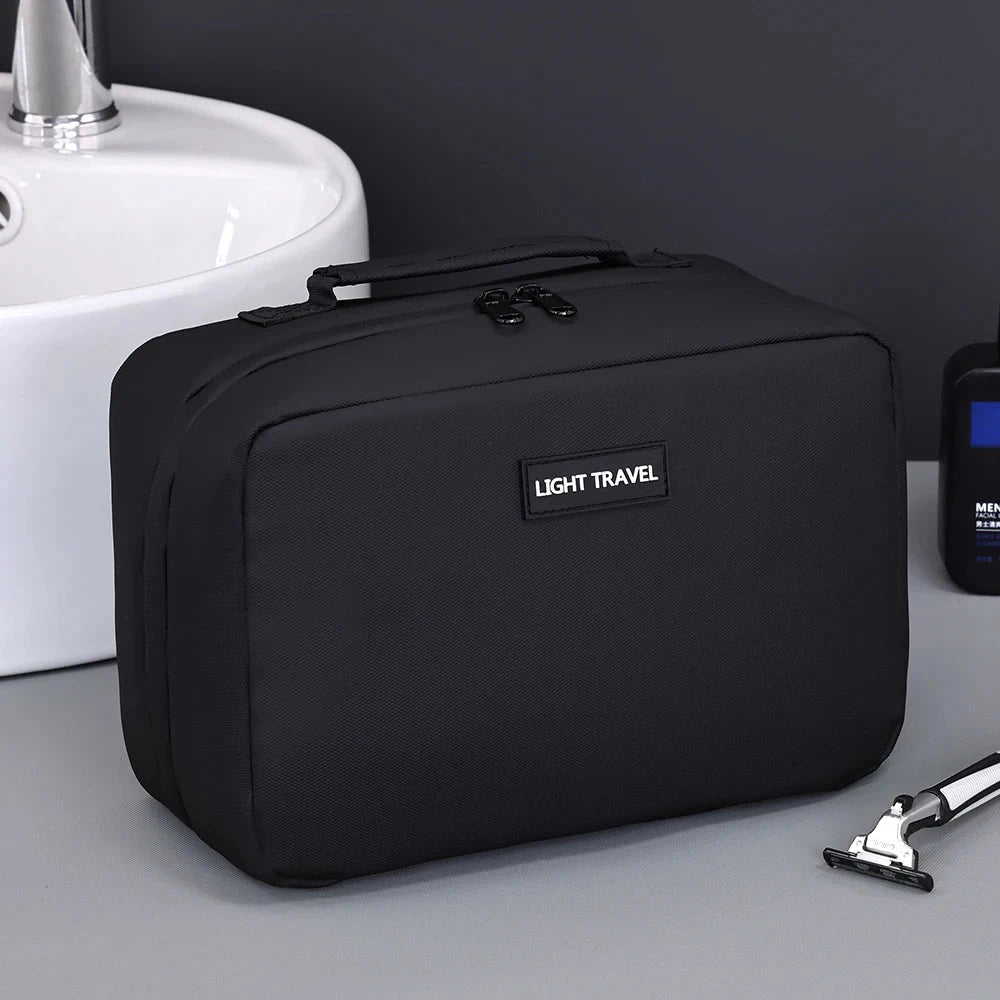 Version noire élégante de la trousse de toilette pour homme