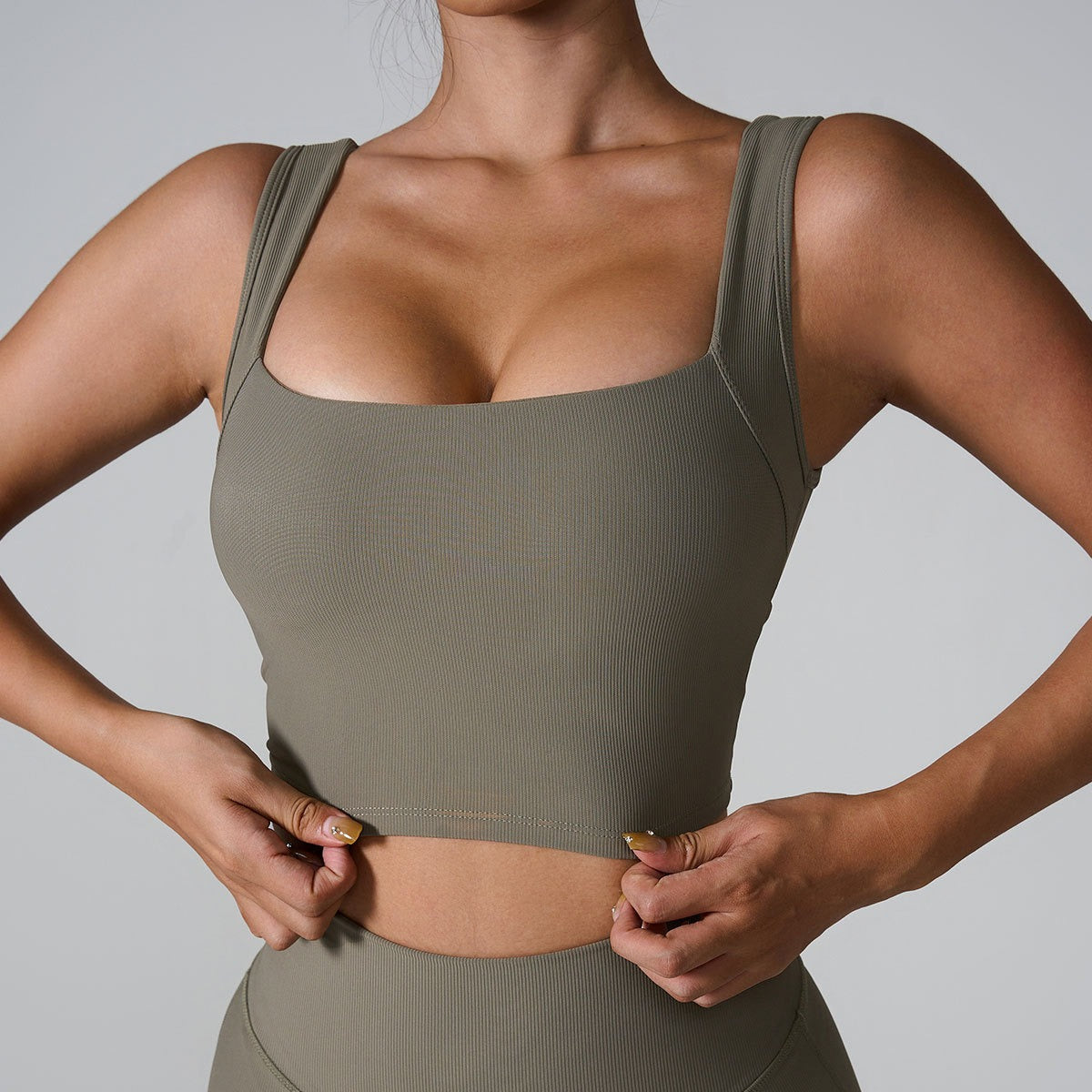 Gros plan sur le tissu respirant du soutien-gorge sport