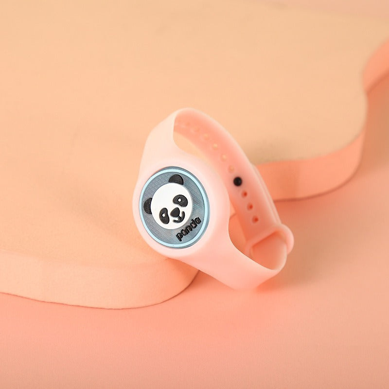 Bracelet attaché à une poussette pour protection