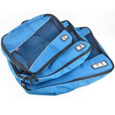Trois pochettes de rangement en nylon bleu ciel pour valise
