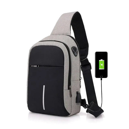 Détail du passage pour écouteurs sur le sac de voyage