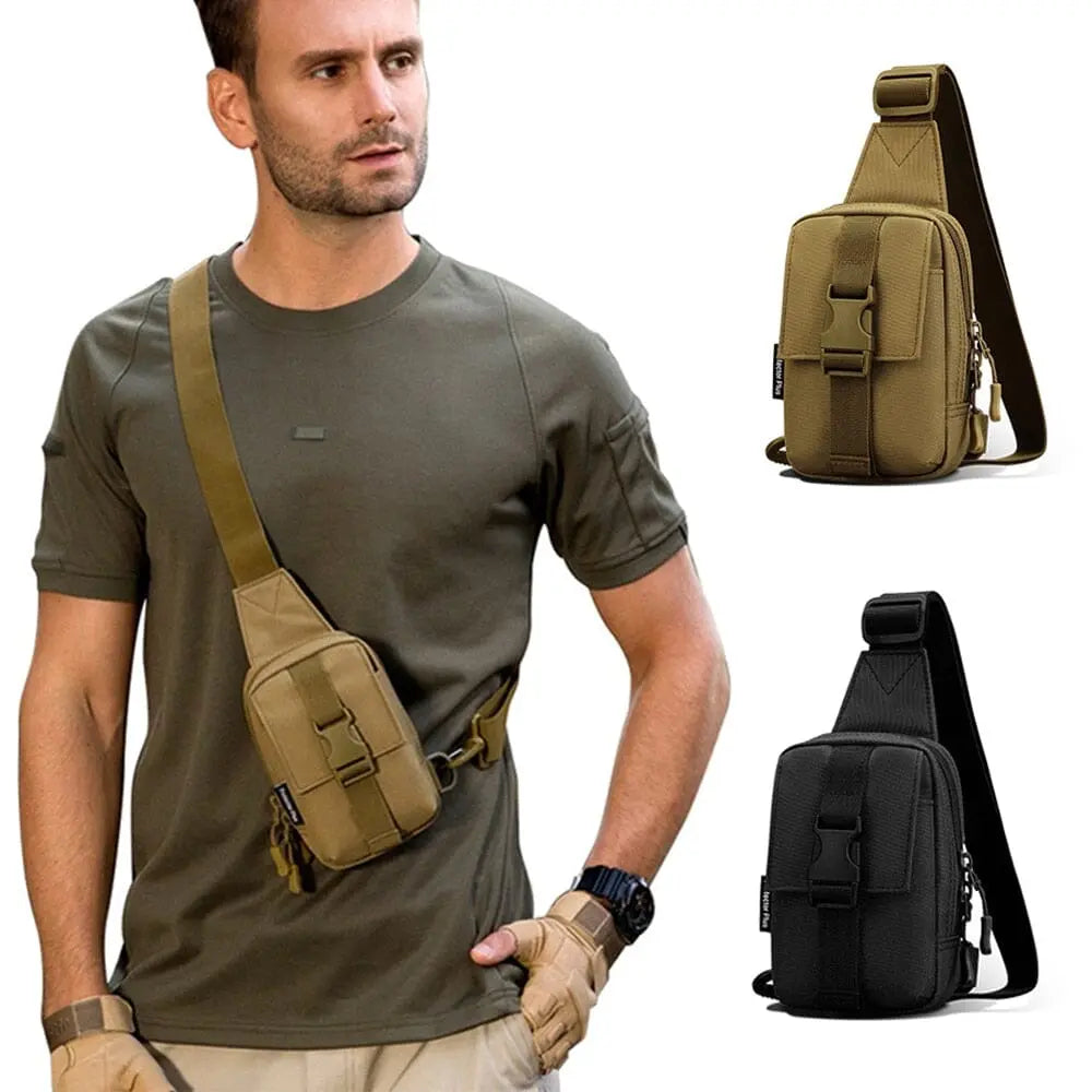 Version noire du sac militaire avec design compact et pratique