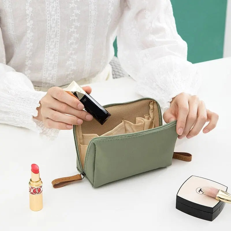 Détail de la fermeture éclair robuste de la trousse