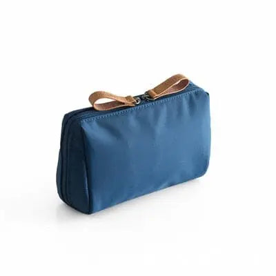 Trousse de maquillage bleue idéale pour les voyages