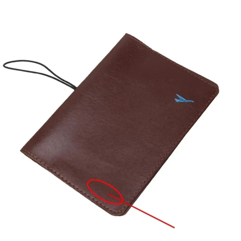 Pochette passeport marron, texture PU et personnalisation dorée