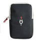 Pochette noire élégante avec chargeurs et câbles