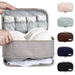 Intérieur de la pochette avec lingerie bien organisée