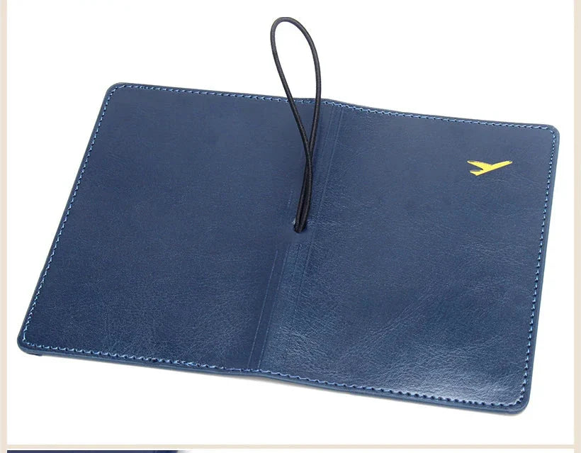 Intérieur d'une pochette passeport avec espace pour billets