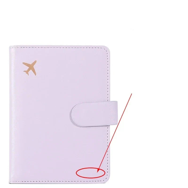Pochette passeport violette, texture en polyuréthane