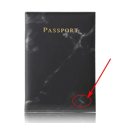 Pochette passeport noire marbrée avec personnalisation dorée