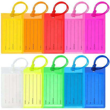 Gros plan sur un porte-étiquette en PVC transparent et coloré