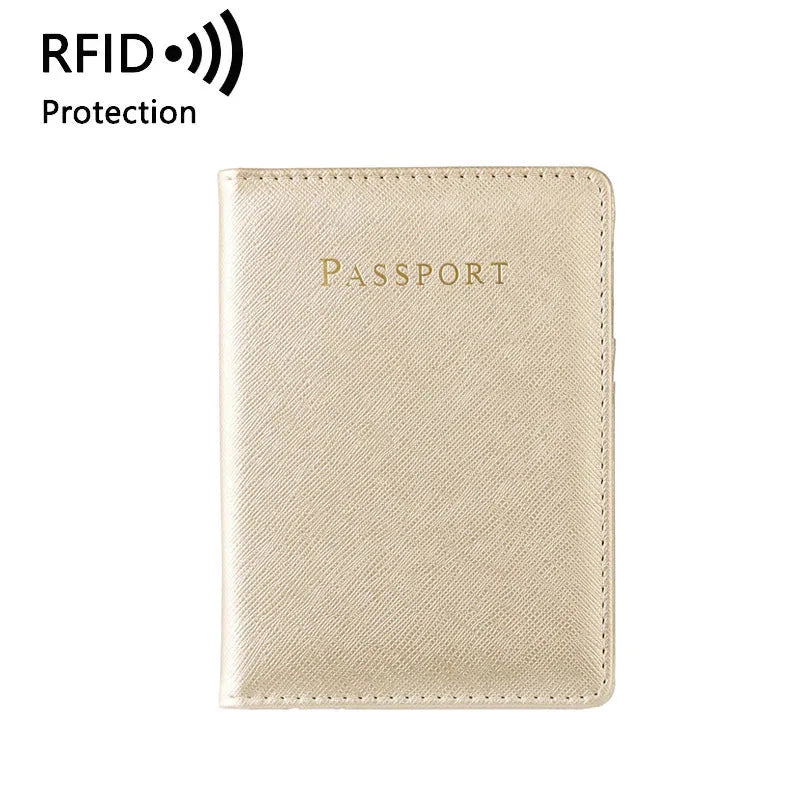 Porte passeport doré avec finition brillante et initiales