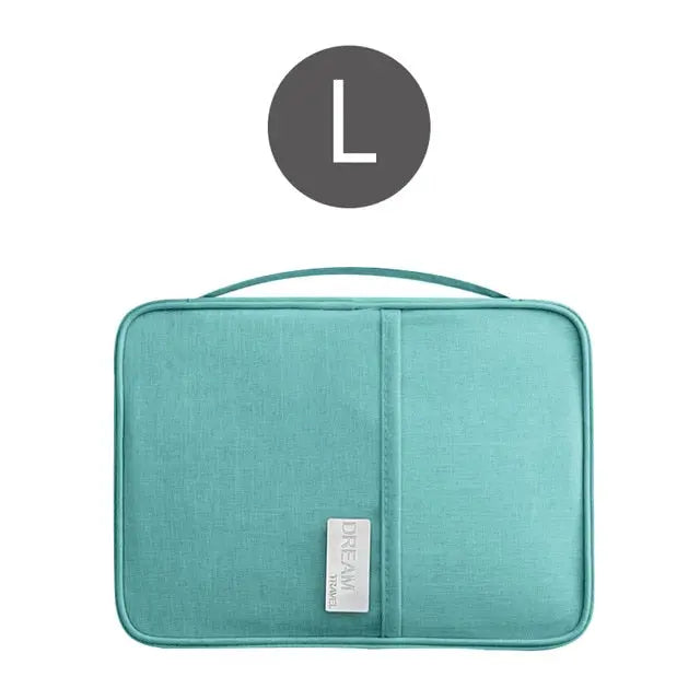 Portefeuille de voyage turquoise taille M, compartiments multiples visibles