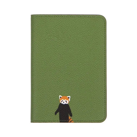 Protège-passeport vert avec illustration de panda roux