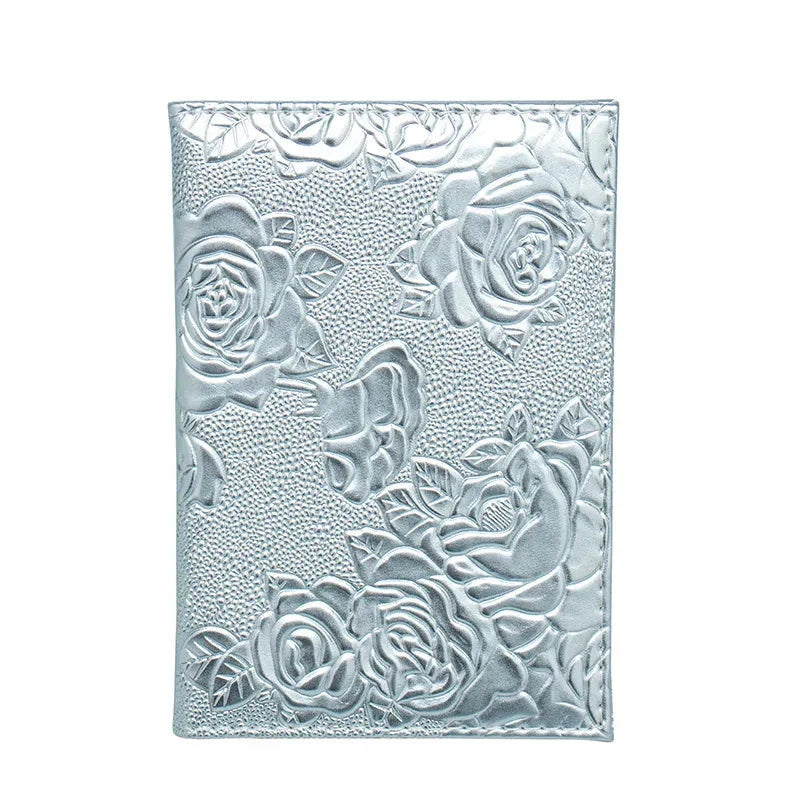 Protège-passeport gris avec détails de roses en relief