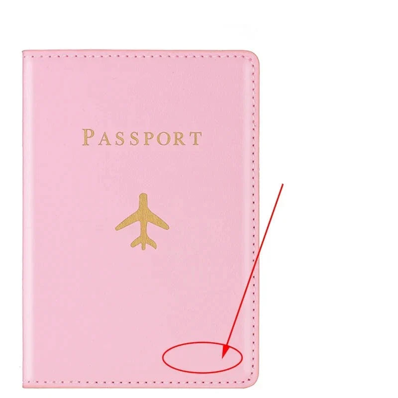 Étui passeport rose avec personnalisation dorée élégante