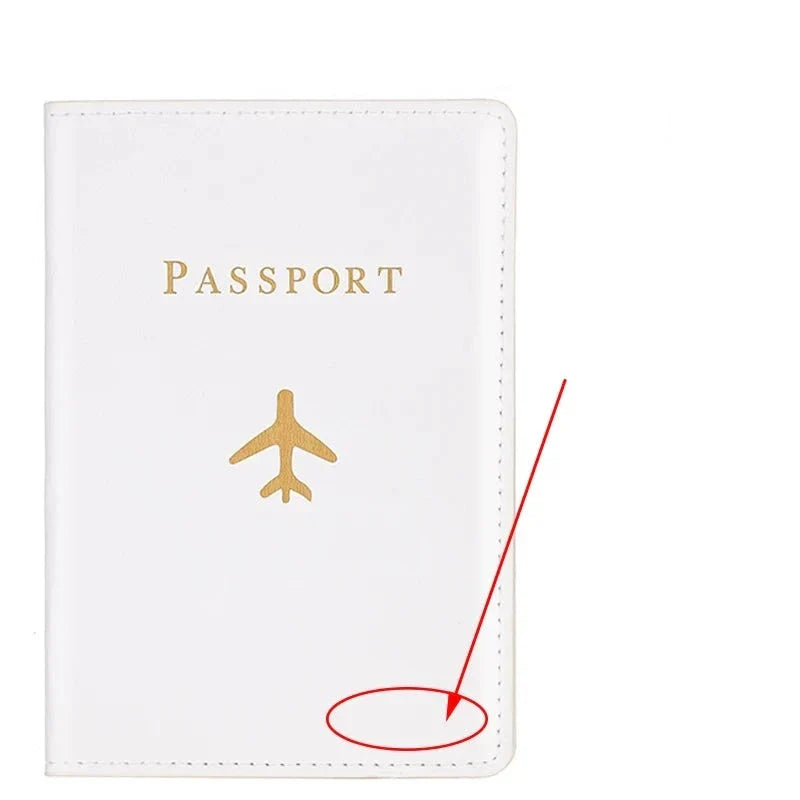 Protège-passeport blanc avec détails dorés raffinés