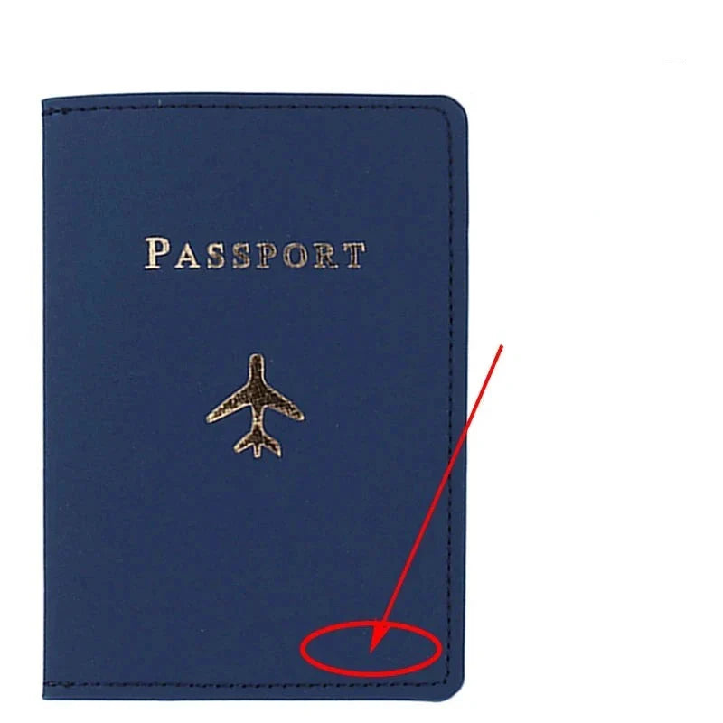 Étui passeport bleu foncé avec personnalisation dorée