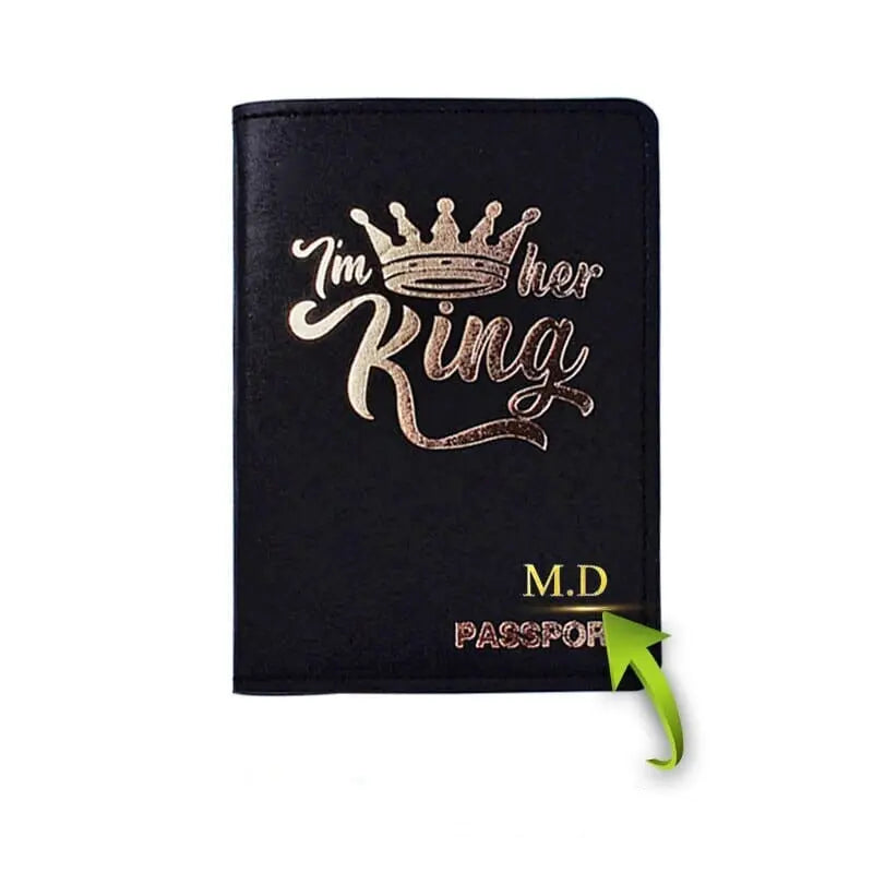 Étui passeport noir avec gravure 'Queen' et 'King'