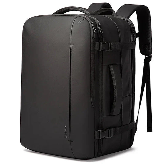 Sac à dos noir élégant posé sur une surface blanche