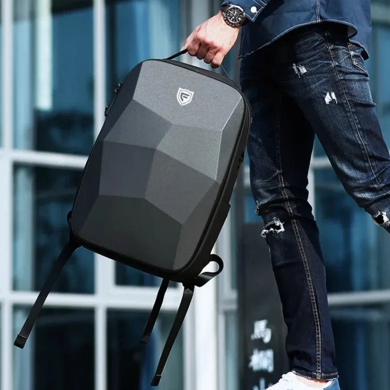 Sac à dos ouvert à 180 degrés, montrant l'intérieur spacieux