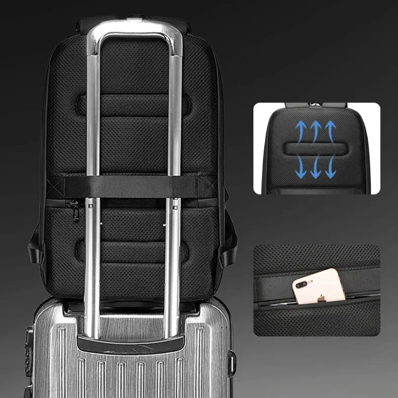 Sac à dos ouvert à 180° révélant l'intérieur spacieux