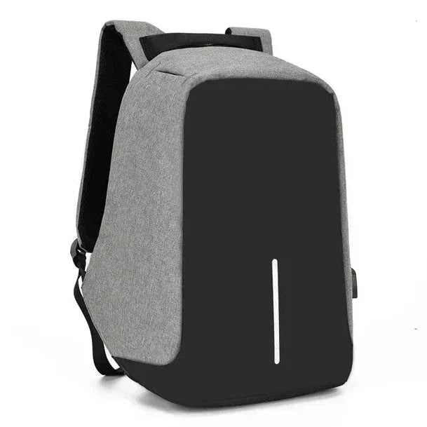 Détail des poches intérieures pour accessoires et câbles