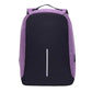 Sac à dos violet, ajoutant une touche de couleur vibrante