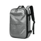 Sac à dos gris avec compartiments multiples visibles