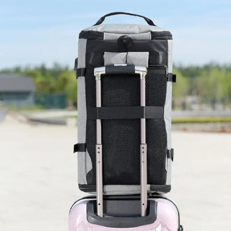Vue de côté du sac à dos montrant le compartiment pour chaussures