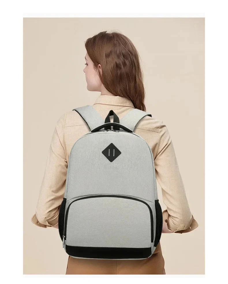 Détail des bandes réfléchissantes sur le sac à dos