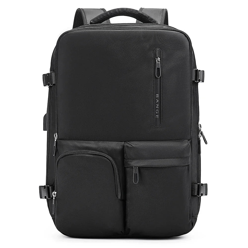 Sac à dos noir élégant posé sur une surface en bois