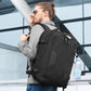 Sac à dos avec boussole attachée sur le côté