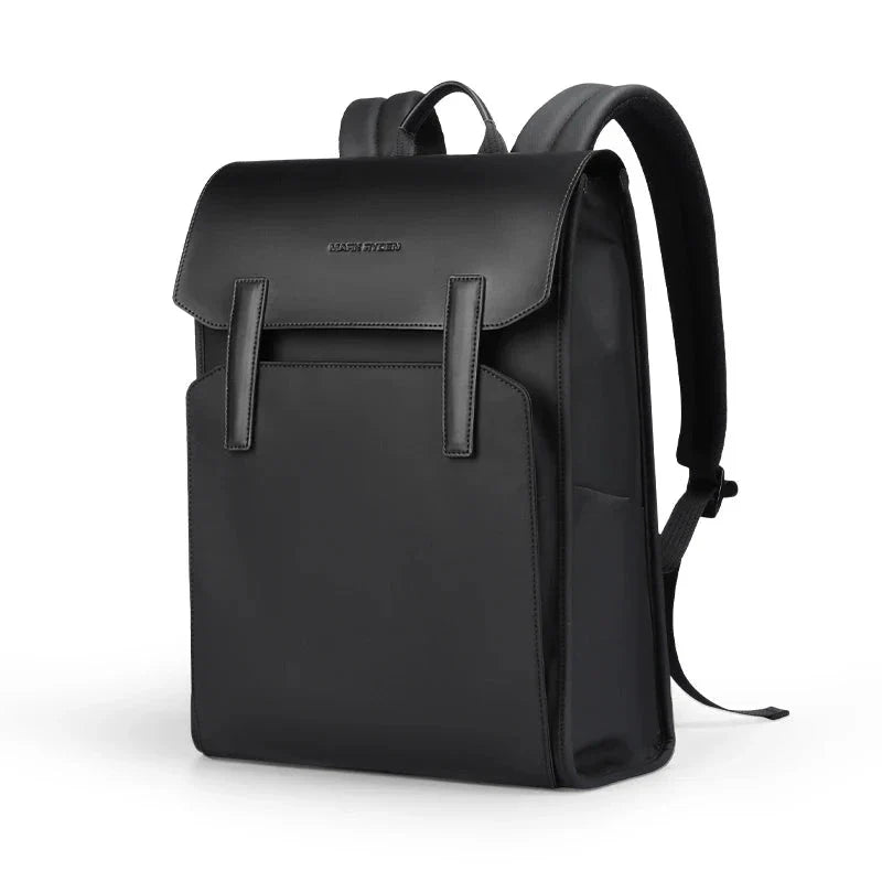 Poche antivol discrète au dos du sac à dos