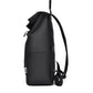 Sac à dos imperméable attaché à une valise grâce à sa sangle