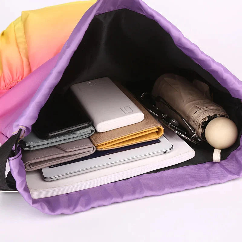 Sac à dos coloré avec poche avant pratique