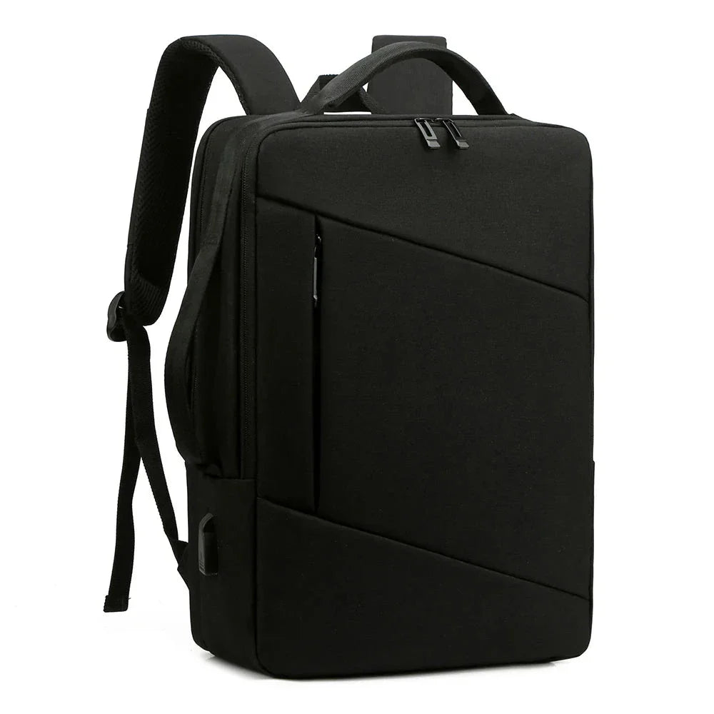 Version noire du sac à dos convertible sur fond neutre