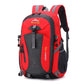 Sac à dos de voyage 40L en rouge, vue latérale