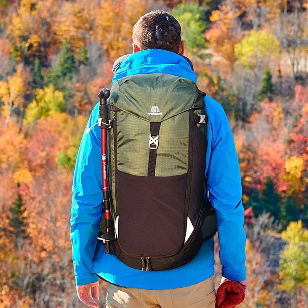 Vue de dessus du sac à dos, mettant en avant sa capacité
