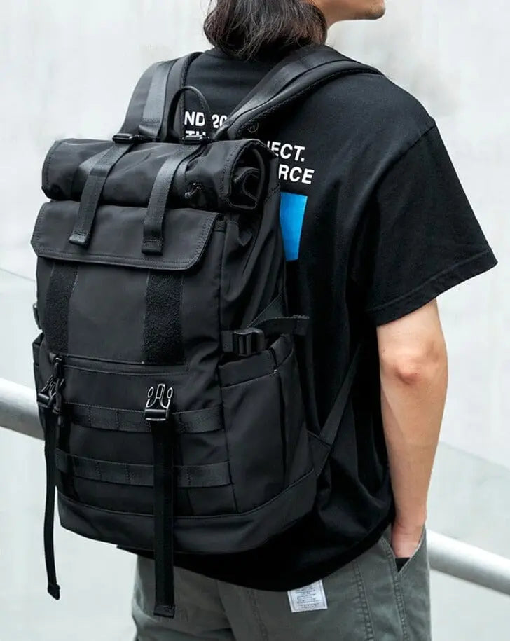 Sac à dos convertible avec fermeture roll top, vue de face